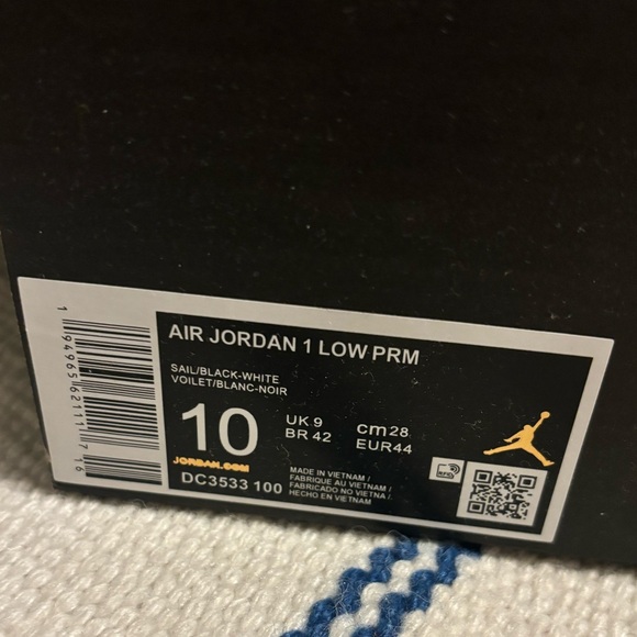 Air Jordan 1 Low (NOT REAL) - Picture 3 of 4